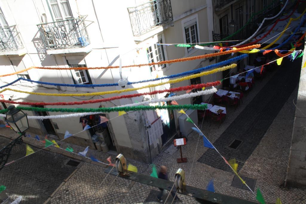Bairro Alto In A Polaroid - Party In Lisbon Apartment ภายนอก รูปภาพ