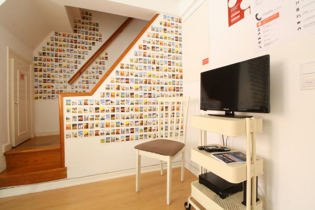 Bairro Alto In A Polaroid - Party In Lisbon Apartment ภายนอก รูปภาพ